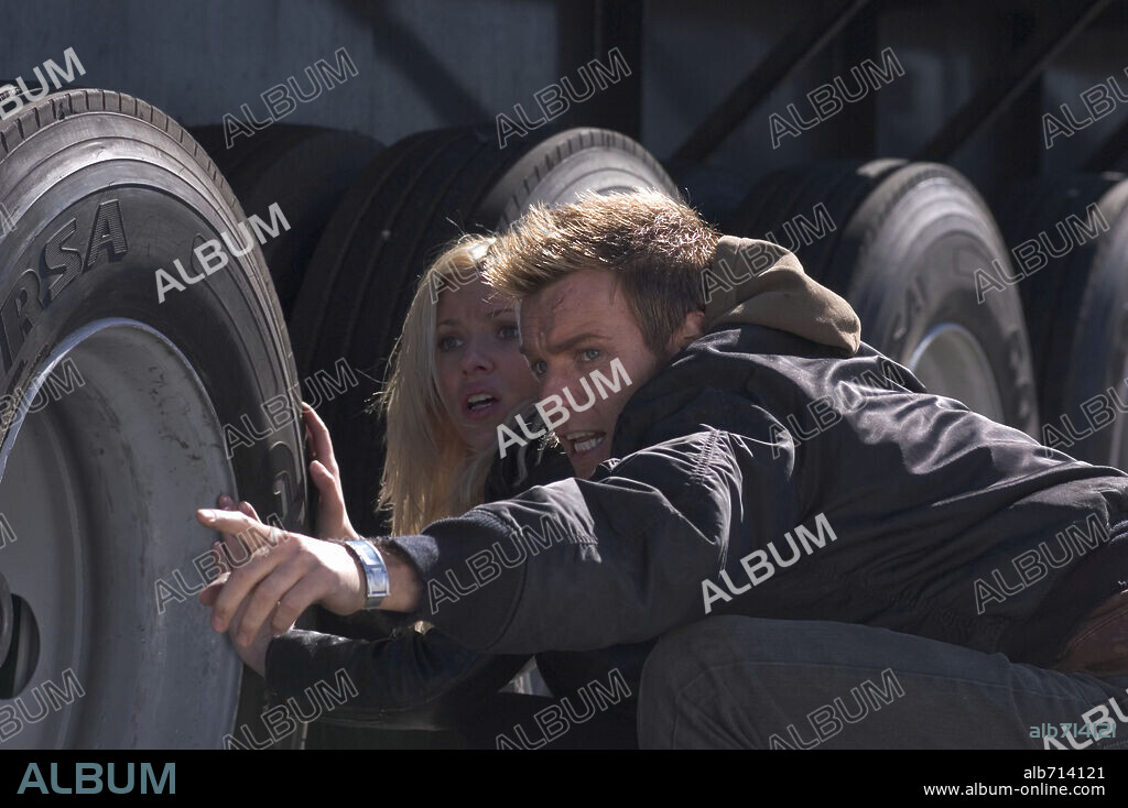 EWAN McGREGOR y SCARLETT JOHANSSON en LA ISLA, 2005 (THE ISLAND), dirigida por MICHAEL BAY. Copyright DREAMWORKS.