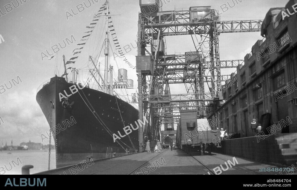 Göteborg troligen 1925 - M/S Gripsholm vid Amerikakajen *** Local Caption *** Okänd fotograf KT 05img601.jpg. KAMERAREPORTAGE.