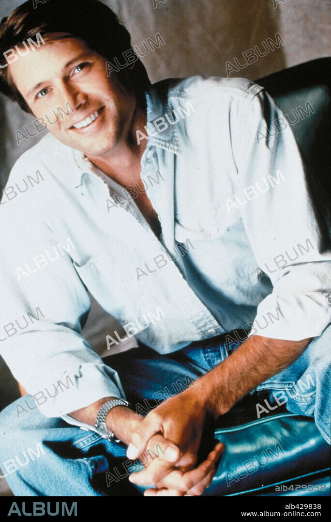 GRANT SHOW in MELROSE PLACE, 1992, directed by ANSON WILLIAMS, CHARLES CORRELL and RICHARD LANG. Copyright FOX TELEVISION NETWORK/SPELLING TELEVISION.