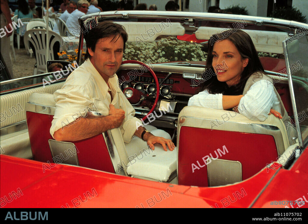 Sylter Geschichten, RTL TV series, 1996, episode: Love is more than a word, scene: HELMUT ZIERL as Martin, NICOLIN KUNZ as Michaela.