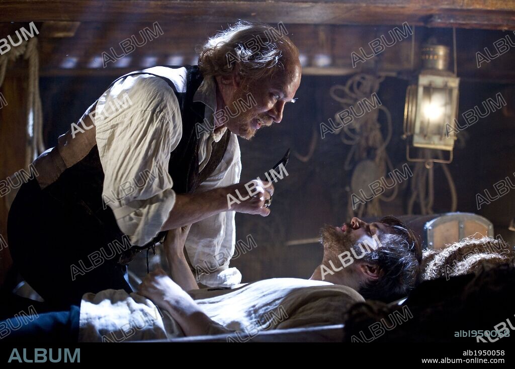 JIM STURGESS and TOM HANKS in CLOUD ATLAS, 2012, directed by ANDY WACHOWSKI, LANA WACHOWSKI and TOM TYKWER. Copyright ARD DEGETO FILM.