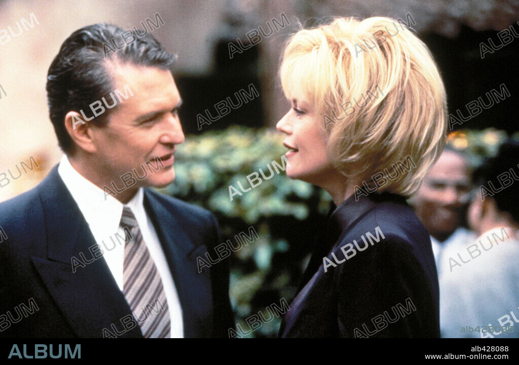 MELANIE GRIFFITH and TOM BERENGER in SHADOW OF DOUBT, 1998, directed by RANDAL KLEISER. Copyright LARGO ENTERTAINMENT.