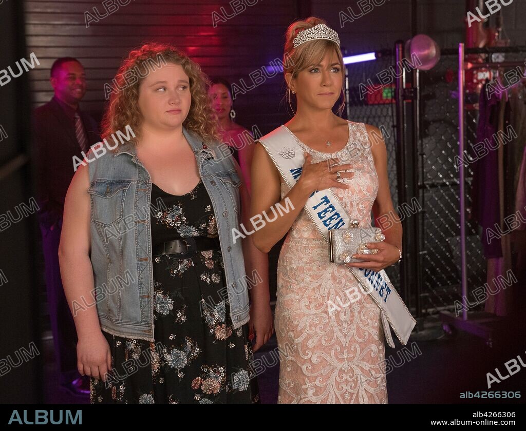 DANIELLE MACDONALD and JENNIFER ANISTON in DUMPLIN', 2018, directed by ANNE FLETCHER. Copyright COTA FILMS/ ECHO FILMS.