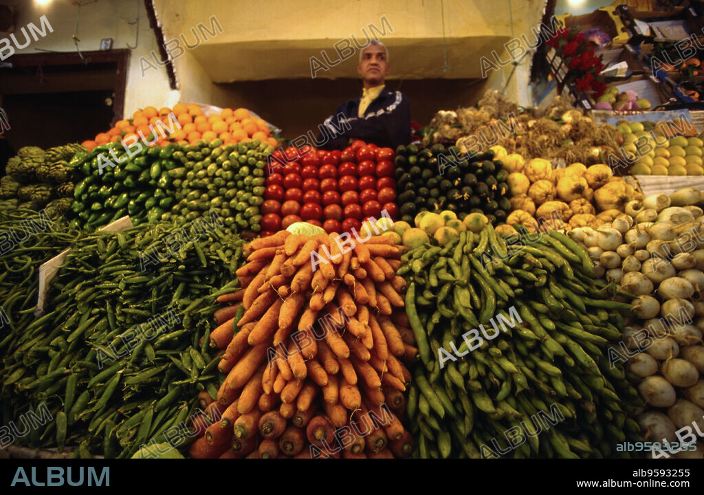 Mercado cubierto.Plaza el-Hedim.Meknés.Marruecos.