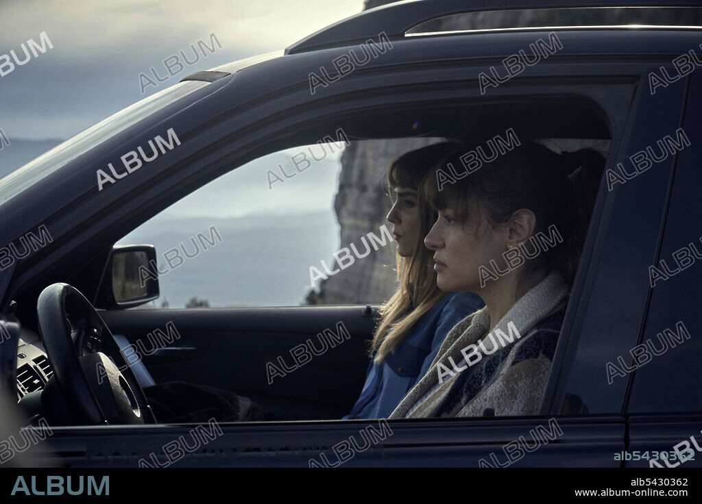 AMAIA SALAMANCA and IRENE ARCOS in YOU SHALL NOT LIE, 2022 (TODOS MIENTEN), directed by PAU FREIXAS. Copyright Filmax / Movistar+.