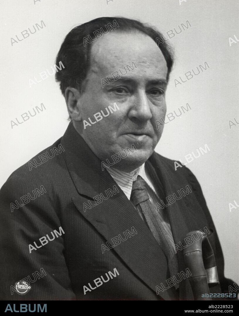 Antonio Machado Ruiz (1875-1939). Poeta español. Fotografía de Foto Alfonso (Av. Jose Antonio, 20-Madrid).