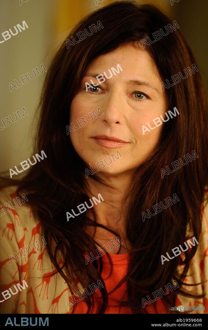 CATHERINE KEENER en LA HIJA DE MI MEJOR AMIGO, 2011 (THE ORANGES), dirigida por JULIAN FARINO. Copyright LIKELY STORY/OLYMPUS PICTURES.