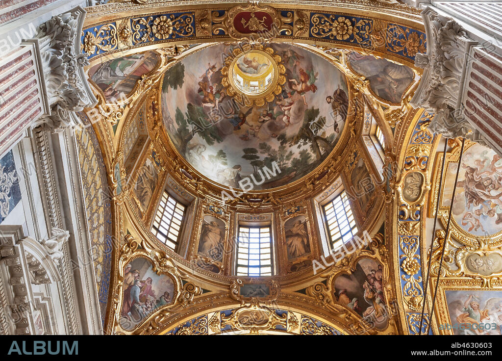 Genoa, Basilica of SS. Annunziata del Vastato, the chapter on the right of the greatest one: the dome with frescoes by Giovanni Battista Carlone.