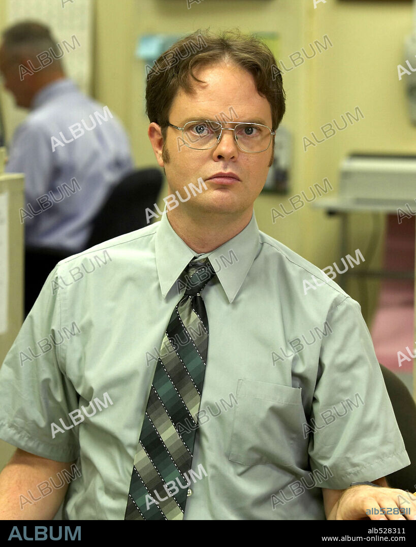RAINN WILSON in THE OFFICE, 2005, directed by RICKY GERVAIS and STEPHEN MERCHANT. Copyright NBC UNIVERSAL TELEVISION / LUBIN, JUSTIN / Cortesía.