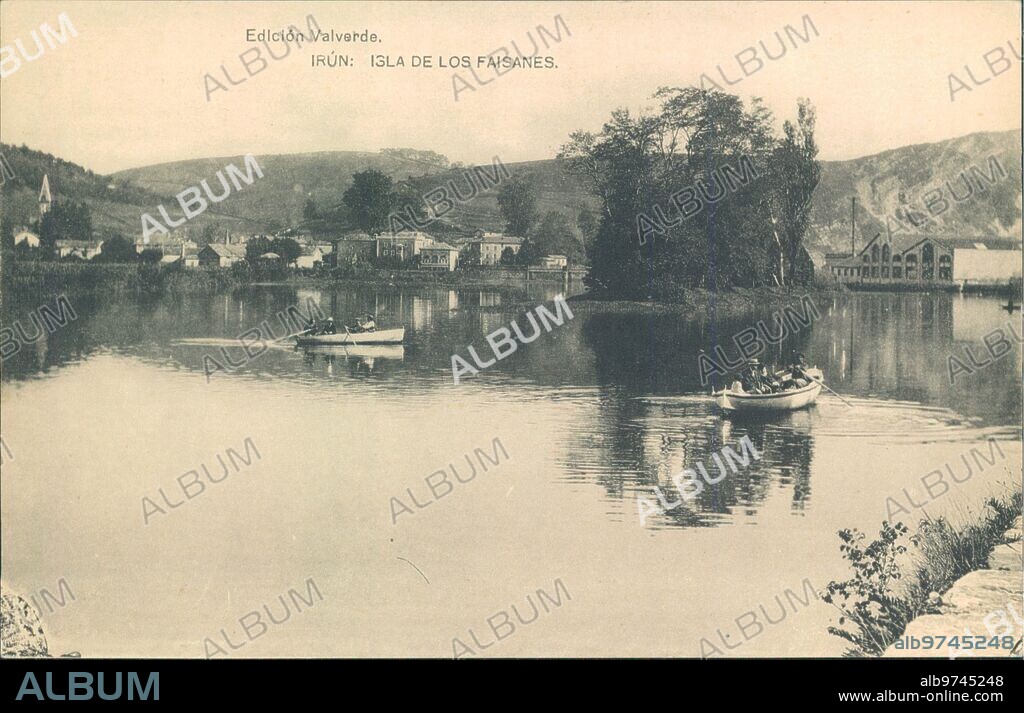 1940. View of the Pheasants Island in Irun.