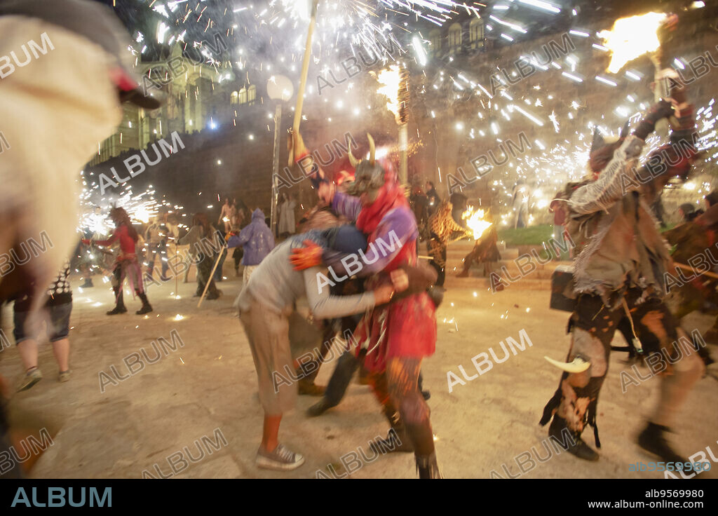 Correfoc, fiesta de demonios y fuego.Fiestas de Sant Joan.Palma.Mallorca.Islas Baleares. España.