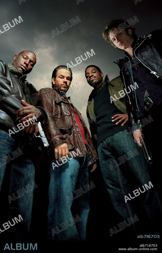 ANDRE 3000, GARRETT HEDLUND, MARK WAHLBERG and TYRESE GIBSON in FOUR BROTHERS, 2005, directed by JOHN SINGLETON. Copyright PARAMOUNT PICTURES.