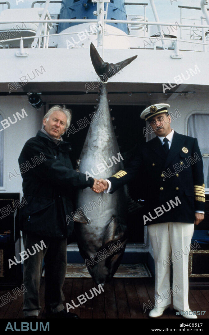 ALBERT BOADELLA y RAMON FONTSERE en BUEN VIAJE, EXCELENCIA, 2003, dirigida por ALBERT BOADELLA. Copyright LOLAFILMS.
