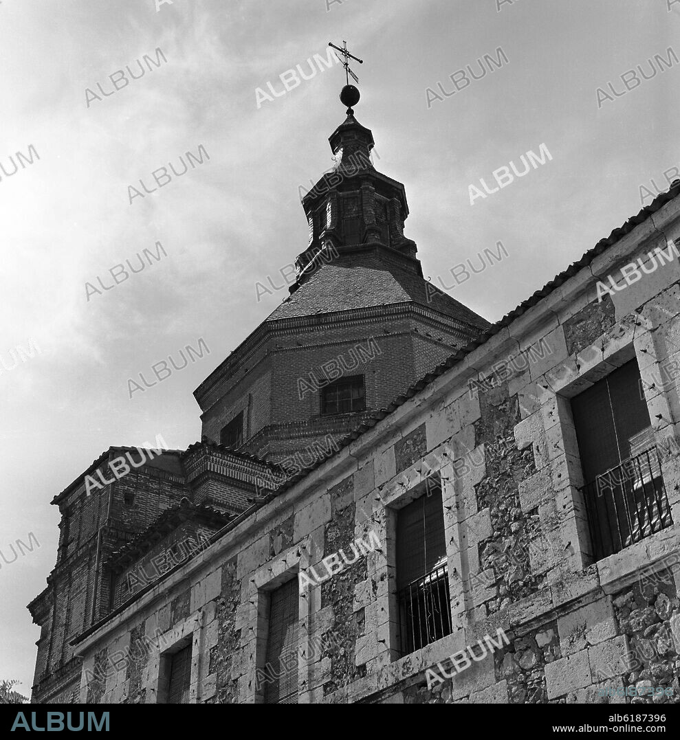 ALONSO CARBONELL. CHAPITEL DEL CONVENTO DE LAS DOMINICAS - 1640 - FOTOGRAFIA EN BLANCO Y NEGRO - AÑOS 60.