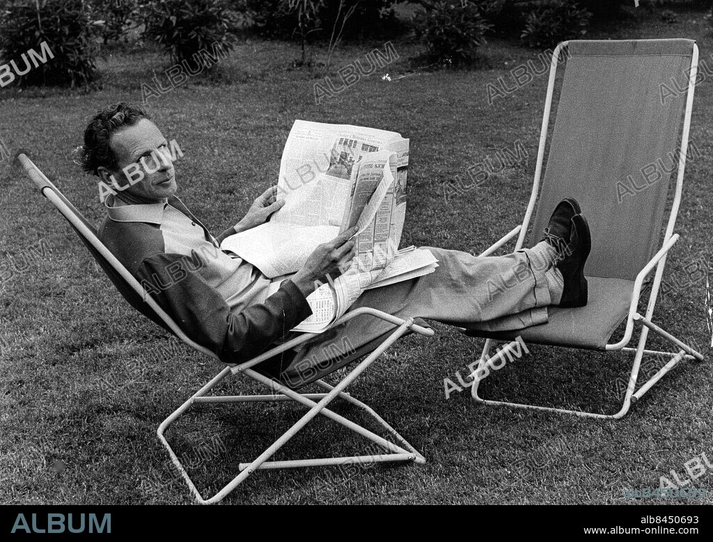 1963. Gösta Netzén (1908-1984), tidningsman och socialdemokratisk politiker. Jordbruksminister 1957-1961, landshövding i Malmöhus län 1961-1971. Foto: Skånereportage / IBL Bildbyrå / TT / Kod: 36100.