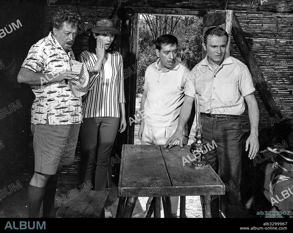 ANTONIO GARISA, JOSE LUIS LOPEZ VAZQUEZ y TONY LEBLANC en UNA ISLA CON TOMATE, 1962, dirigida por TONY LEBLANC. Copyright RADIO FILMS.