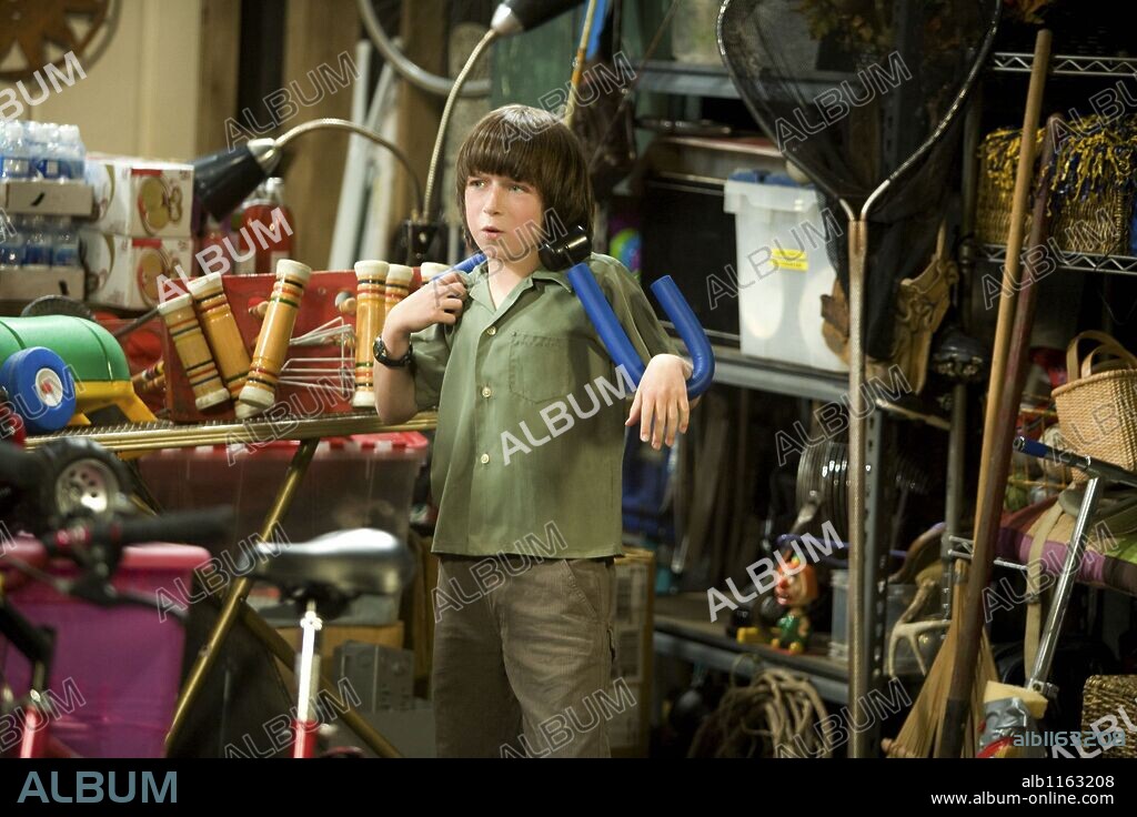 SKYLER GISONDO in THE BILL ENGVALL SHOW, 2007 (BILL ENGVALL SHOW, THE-TV), directed by JAMES WIDDOES. Copyright VERY FUNNY PRODUCTIONS.