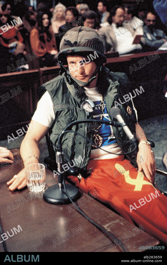 WOODY HARRELSON in THE PEOPLE VS. LARRY FLYNT, 1996, directed by MILOS FORMAN. Copyright UNITED ARTISTS.