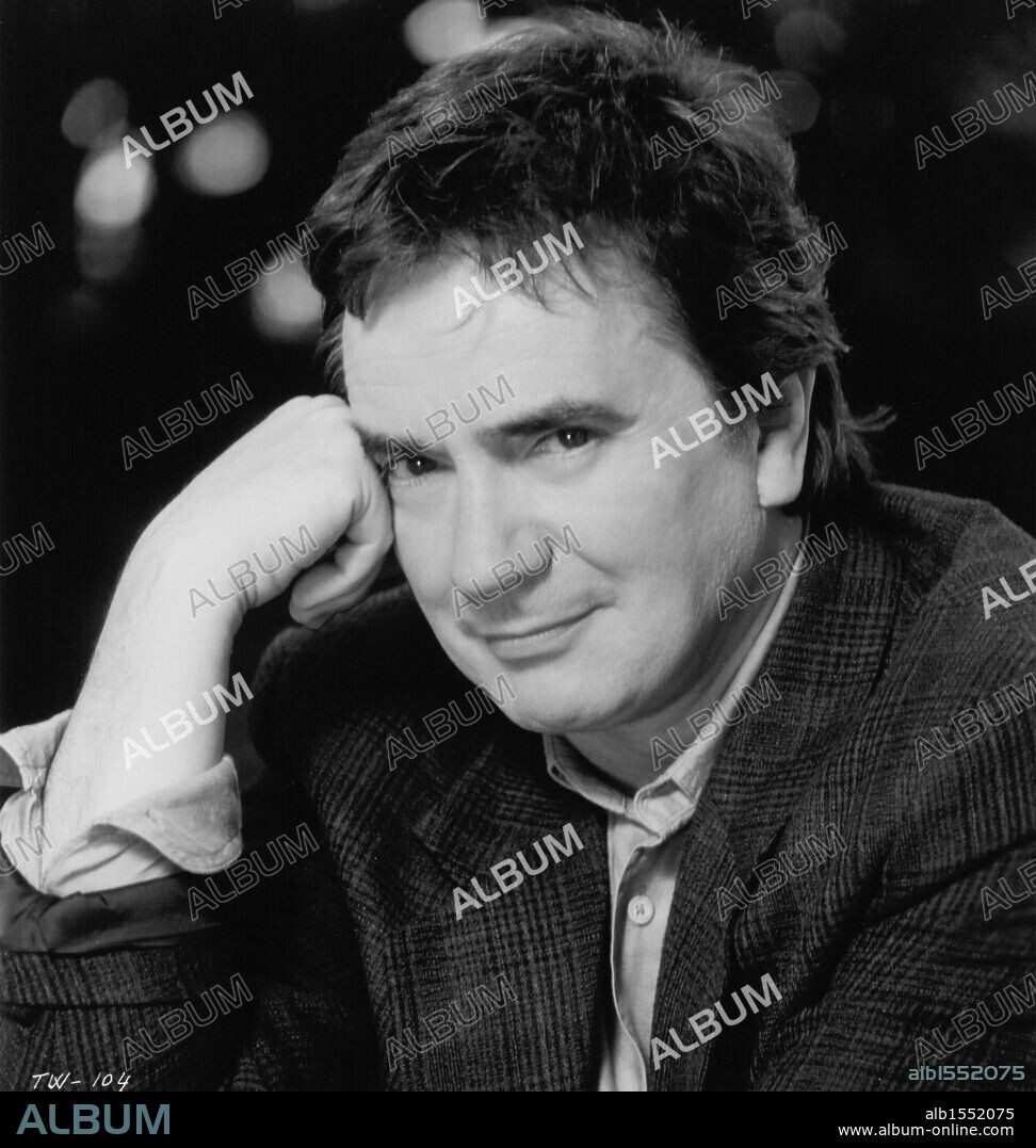 DUDLEY MOORE en GENTE LOCA, 1990 (CRAZY PEOPLE), dirigida por TONY BILL. Copyright PARAMOUNT PICTURES.
