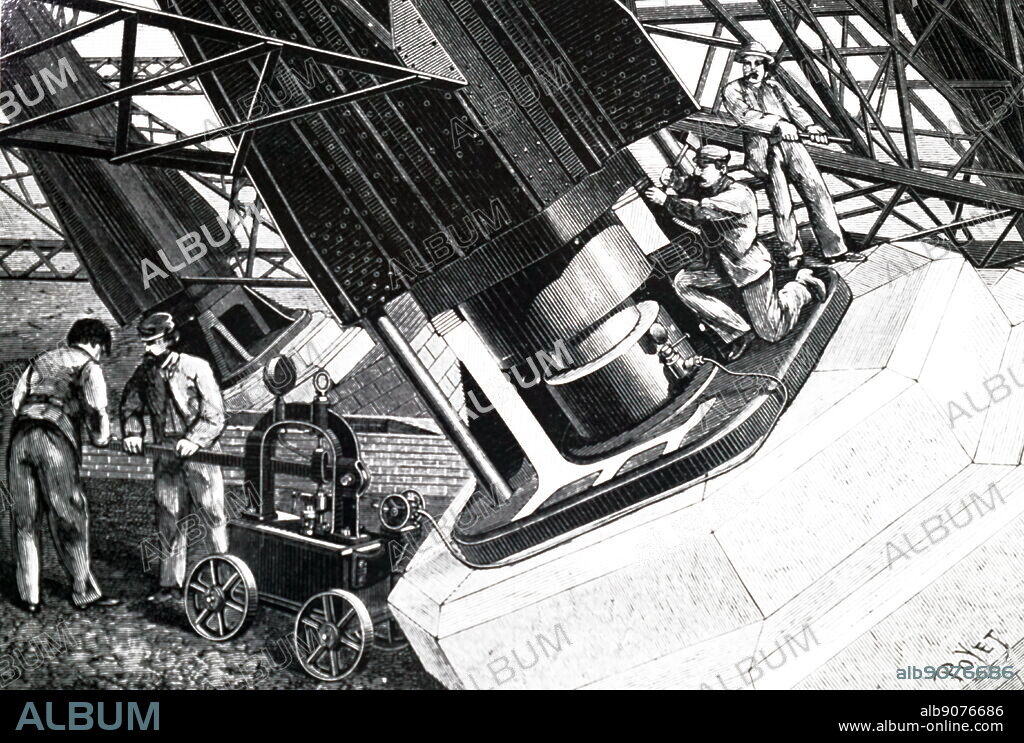 An engraving depicting the hydraulic jack used to adjust the mountings of the Eiffel Tower. Dated 19th century.