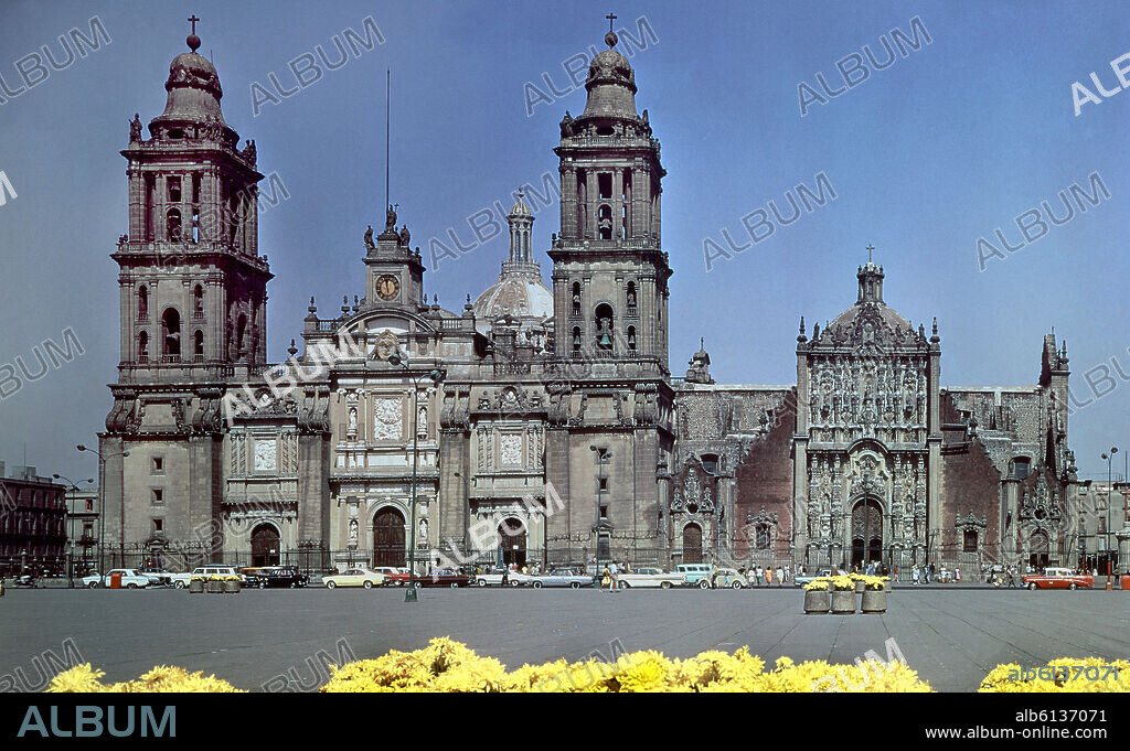 CLAUDIO DE ARCINIEGA (1520-1593). CATEDRAL METROPOLITANA TAMBIEN LLAMADA CATEDRAL-IGLESIA DEL SAGRARIO SITUADA EN LA PLAZA DE LA CONSTITUCION CONOCIDA COMO PLAZA DEL ZOCALO.
