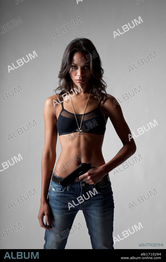 ZOE SALDANA in COLOMBIANA, 2011, directed by OLIVIER MEGATON. Copyright EUROPA CORP.