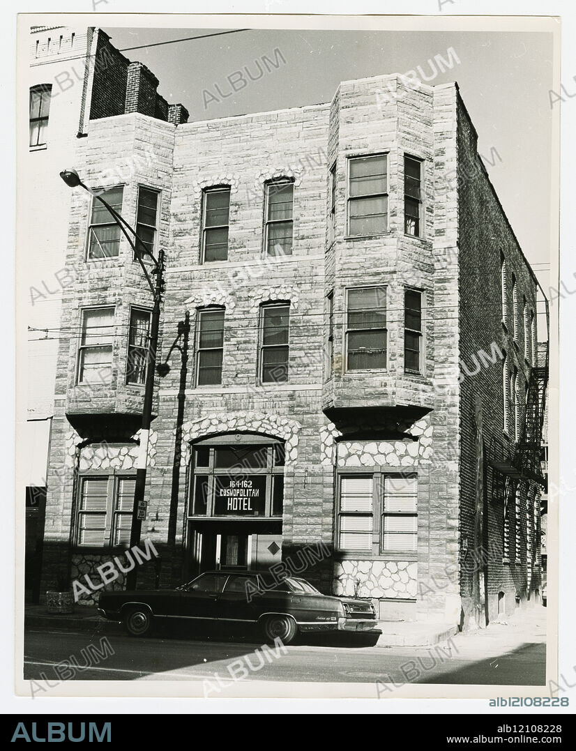 Cosmopolitan Hotel at 164-162 West Grand Avenue, northwestern view from Grand Avenue, Chicago, Illinois, November 24, 1972.