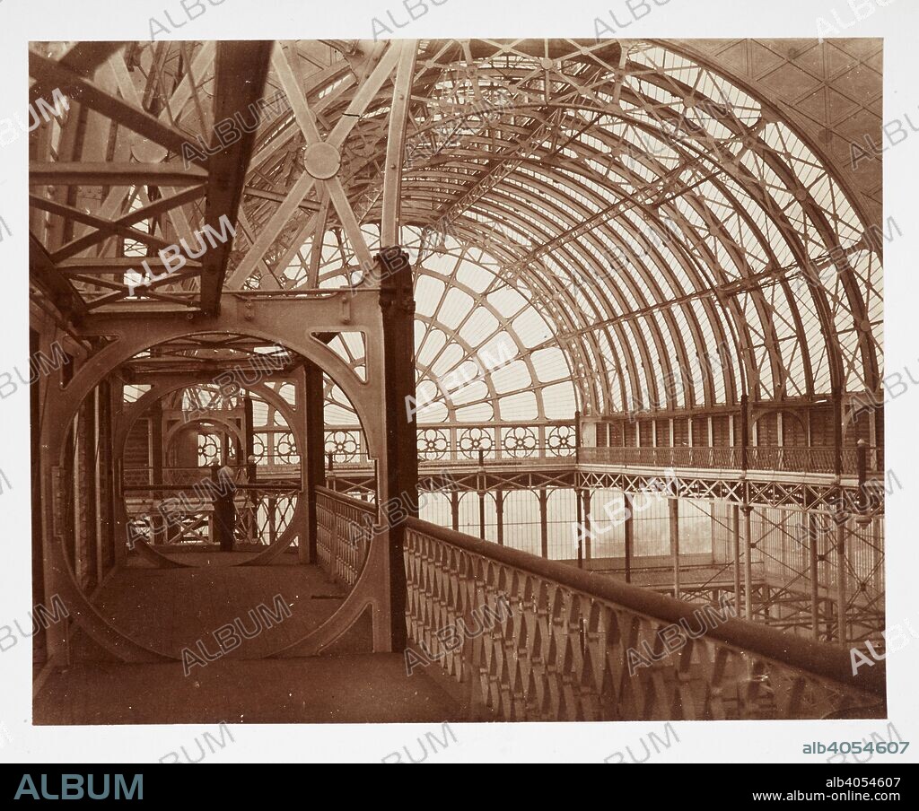 PHILIP HENRY DELAMOTTE. The Upper Gallery. Photographic Views of the Progress of the Crystal Palace, Sydenham. Taken during the progress of the works, by desire of the directors, by Philip H. Delamotte. Together with a list of the directors and officers of the company, etc. London, 1855. Source: Tab.442.a.5, plate 49.