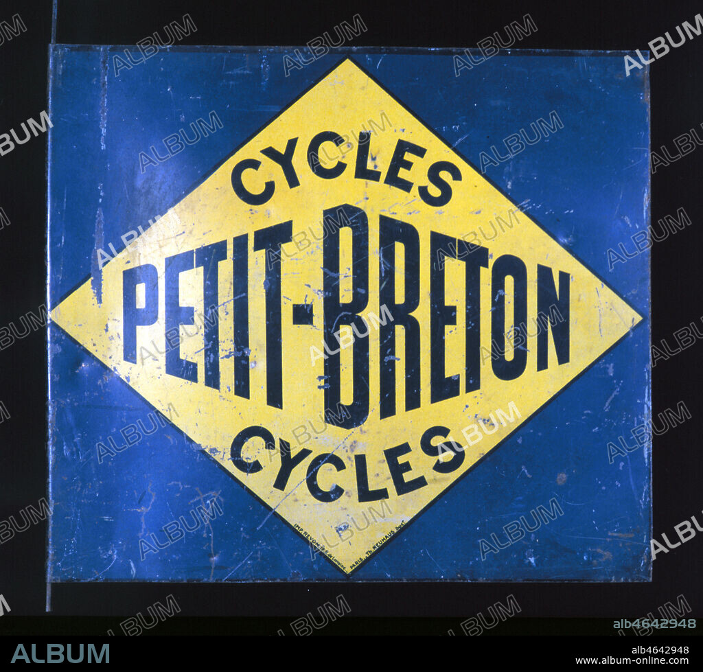 Plaque emaillee vers 1910 pour publicite cycles: 'cycles Petit-Breton'. Lucien PETIT-BRETON , Champion du Tour de France en 1907 et 1908 Credit: Musee La Belle Echappee, Coll.I.B/Kharbine-Tapabor.