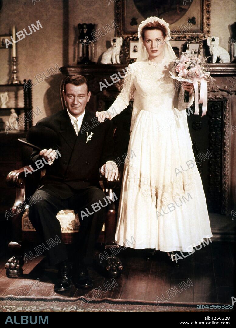 JOHN WAYNE et MAUREEN O'HARA dans THE QUIET MAN, 1952, réalisé par JOHN FORD. Copyright REPUBLIC PICTURES.