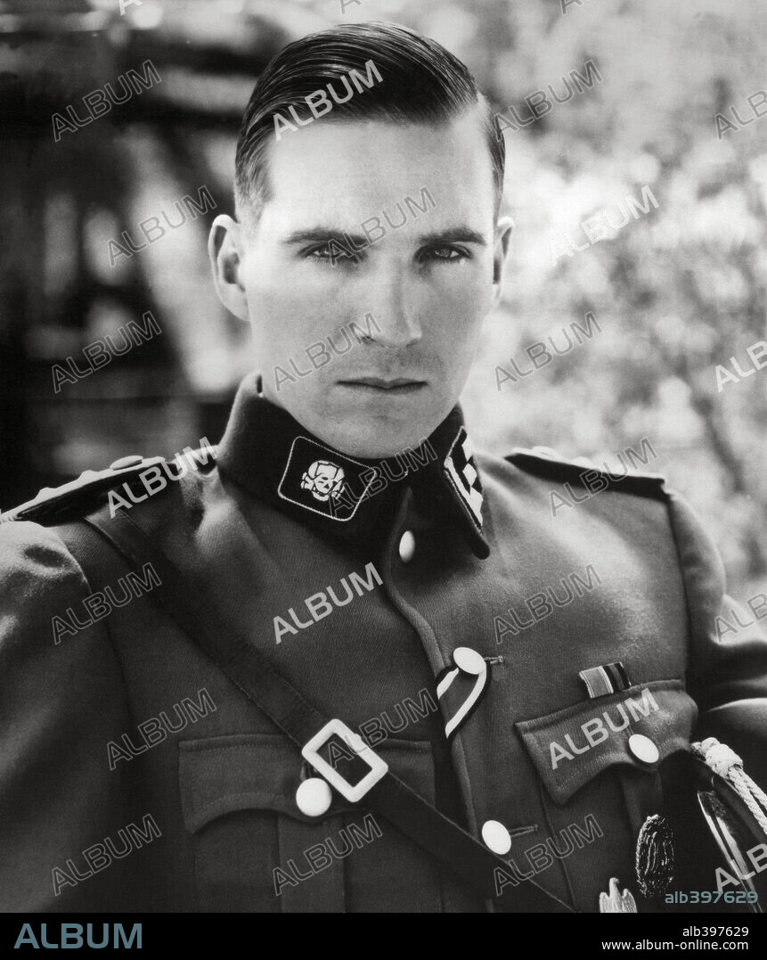 RALPH FIENNES dans SCHINDLER'S LIST, 1993, réalisé par STEVEN SPIELBERG. Copyright UNIVERSAL PICTURES.