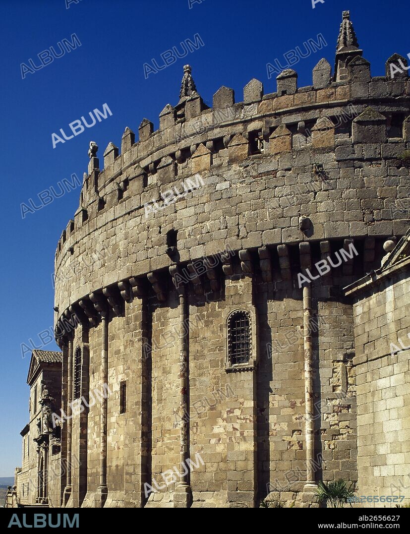 CATEDRAL DEL SALVADOR. Construida entre los siglos XII y XIV. Detalle de la TORRE DEL CIMORRO, ábside del templo adosado a las murallas de la ciudad, obra del arquitecto Fruchel (m. h.1192). AVILA. Castilla-León. España.