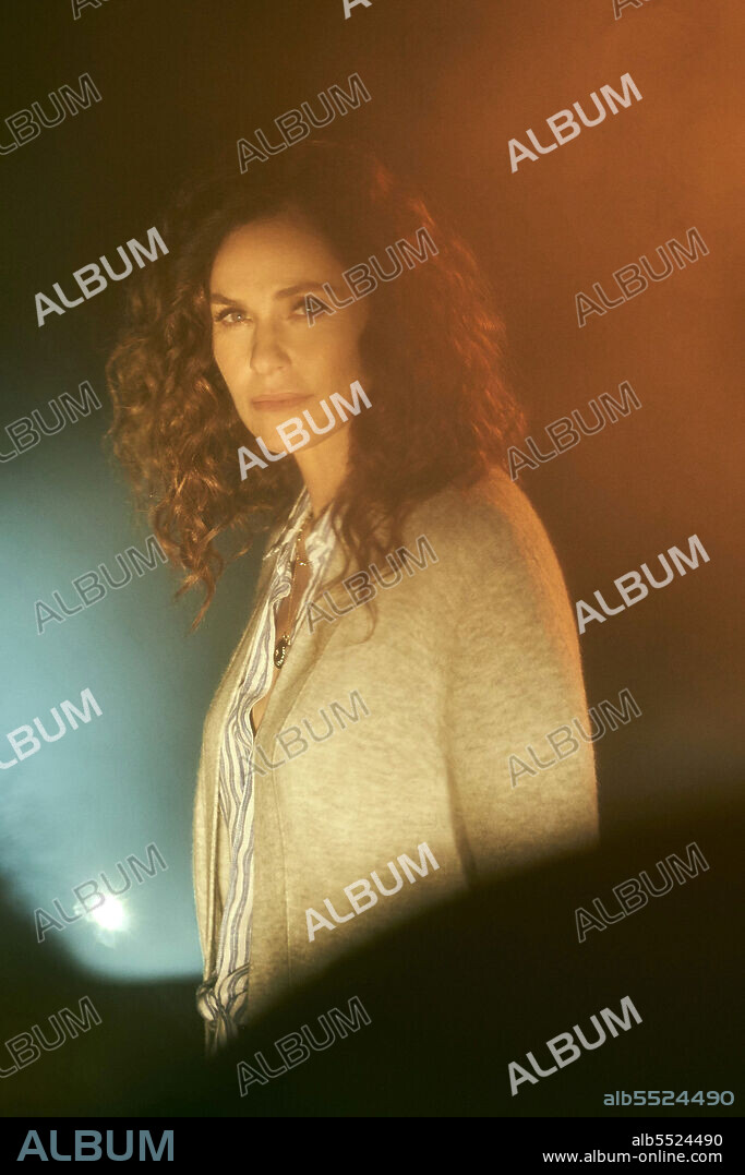 AMY BRENNEMAN in THE OLD MAN, 2022, directed by JET WILKINSON, JON WATTS and ZETNA FUENTES. Copyright Fox 21 Television Studios.