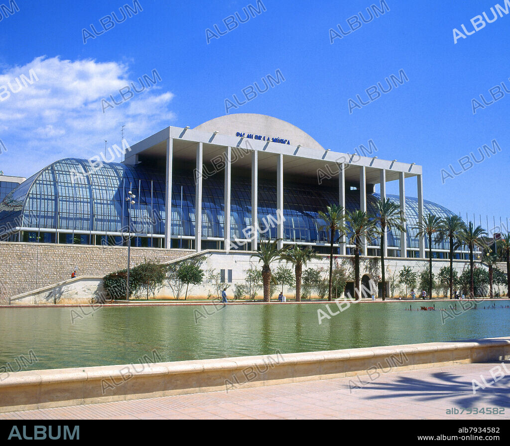 JOSE MARIA GARCIA PAREDES (1924-1990). PALACIO DE LA MUSICA - VISTA EXTERIOR CON LAGO -.