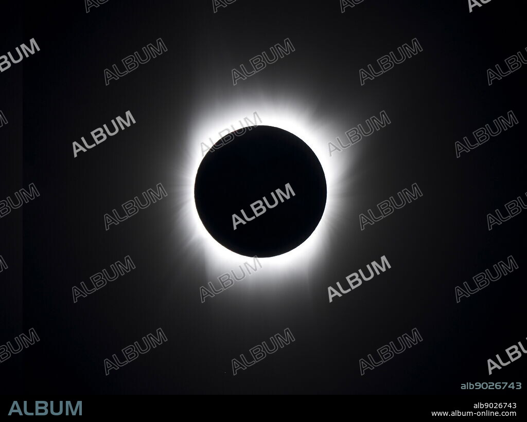 Photograph of a Solar Eclipse. Williams College Eclipse Expedition - J M. Pasachoff, Muzhou Lu, Craig Malamut. Dated 2010.