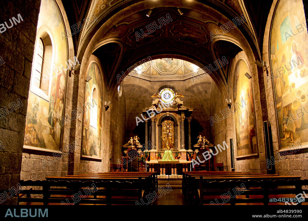 Figueres, L'Alt Empordà, Girona, Catalunya, Spain.Església de Sant Pere or Iglesia de San Pedro (St. Peter's Church), Roman Catholic parish church built in various stages in the 9th, 14th, 16th, 17th and 18th centuries. Capella del Santìssim Sagrament (Chapel of the Holy Sacrament).