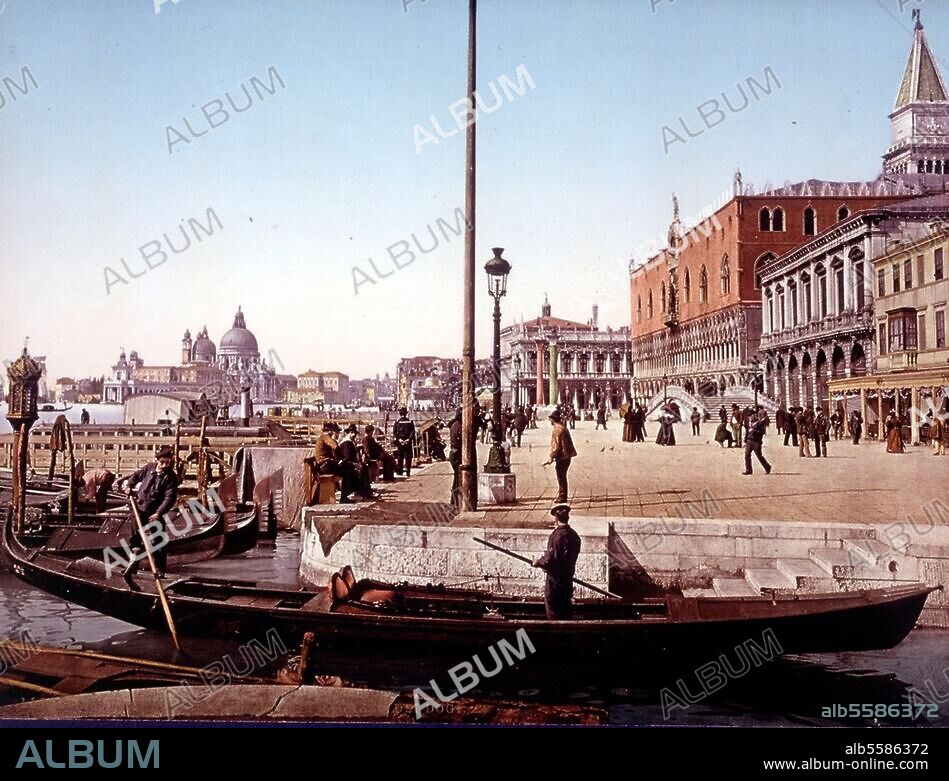 Venedig - Venezia (Italien), Riva degli Schiavoni. Riva degli Schiavoni mit v. l. Santa Maria della Salute, Mündung des Canal Grande, Libreria, Dogenpalast und Prigioni (Bleikammern). Photochrom, undat. (um 1900). (P.Z. Nr. 1116). Paris, Privatsammlung.