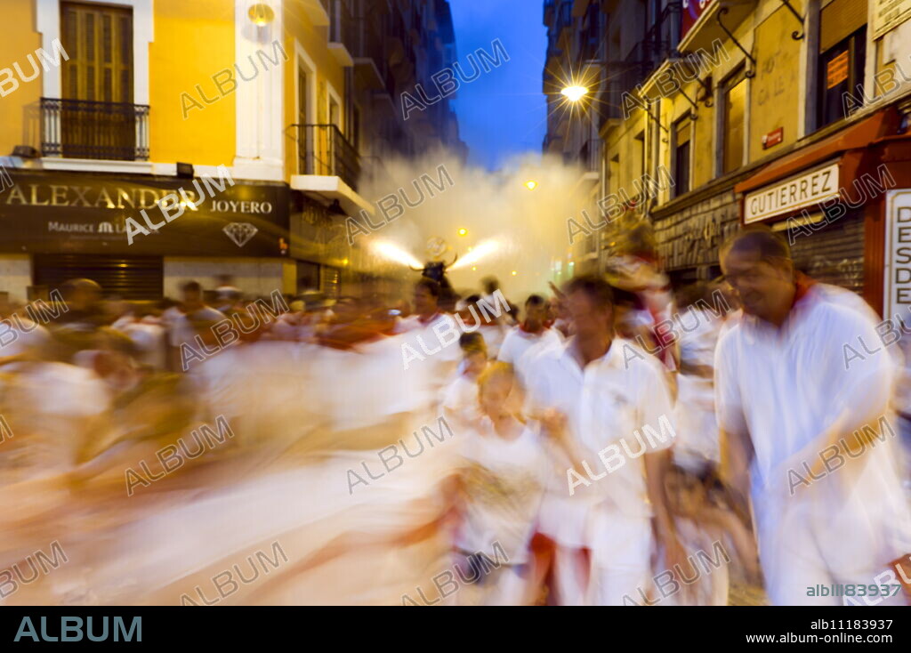El Toro de Fuego (Firework Bull Run), San Fermin festival, Town Hall Square, Pamplona, Navarra (Navarre), Spain, Europe.