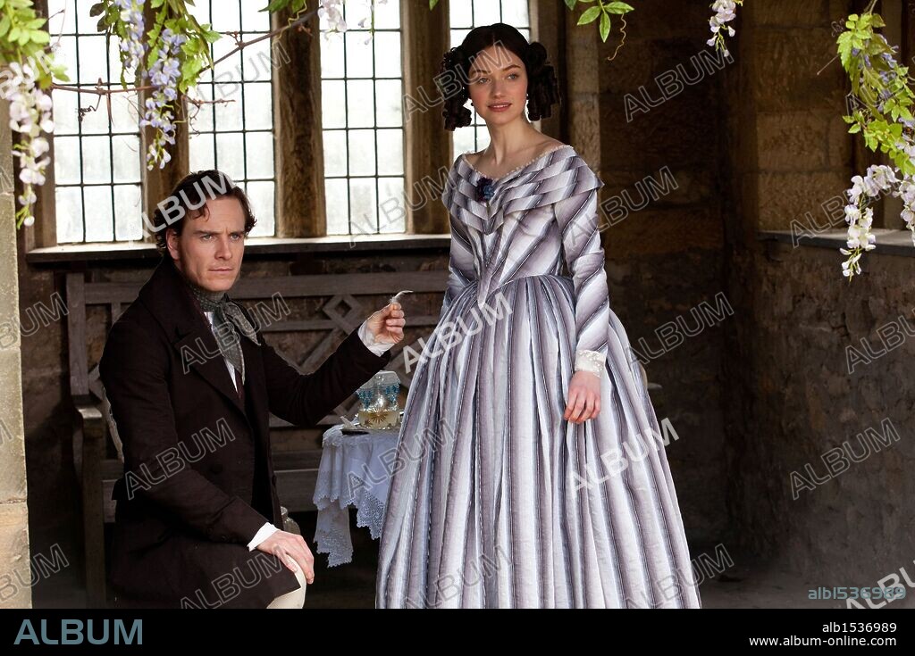 IMOGEN POOTS y MICHAEL FASSBENDER en JANE EYRE, 2011, dirigida por CARY JOJI FUKUNAGA. Copyright BBC FILMS.
