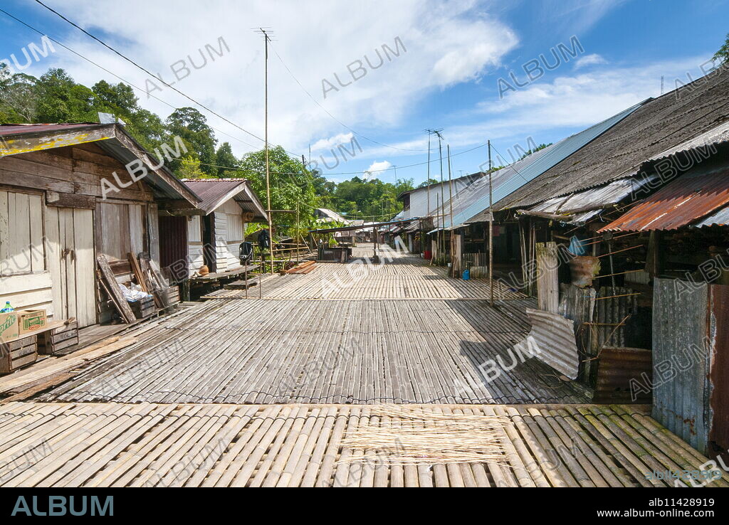 Annah Rais Bidayuh longhouse, Kuching, Sarawak, Malaysian Borneo, Malaysia, Southeast Asia, Asia,.