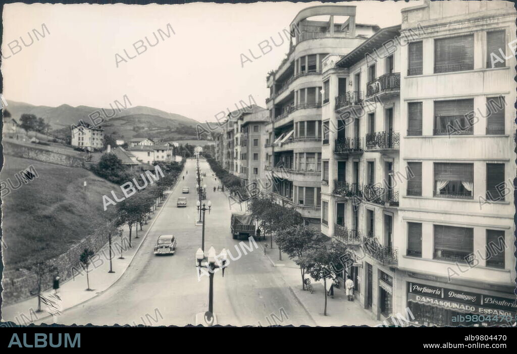 1950. Avenida generalísimo franco en Irún.