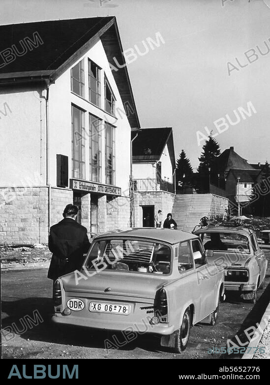 Masserberg (Thüringen), FDGB-Erholungsheim "Otto Grotewohl". Außenansicht des Gaststätten- und Kulturhauses. Foto, um 1978.