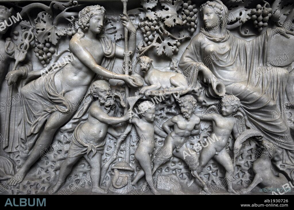 ARTE ROMANO. ITALIA. SARCOFAGO DEL MITO DE ARIADNA Y DIONISIOS. El dios del vino junto a su mujer, rodeados de cepas de vino, sátiros y la pantera. Detalle relieves. 200 d. C. Mármol. Vigna Caseli. Roma. MUSEO CARLSBERG GLYPTOTEK. Copenhague. Dinamarca. Norte Europa.