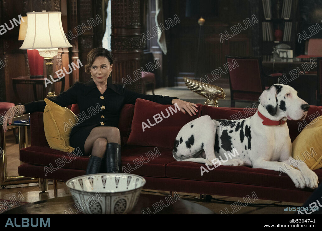 LENA OLIN in HUNTERS, 2020, directed by ALFONSO GOMEZ-REJON, DENNIE GORDON and NELSON MCCORMICK. Copyright MONKEYPAW PRODUCTIONS.