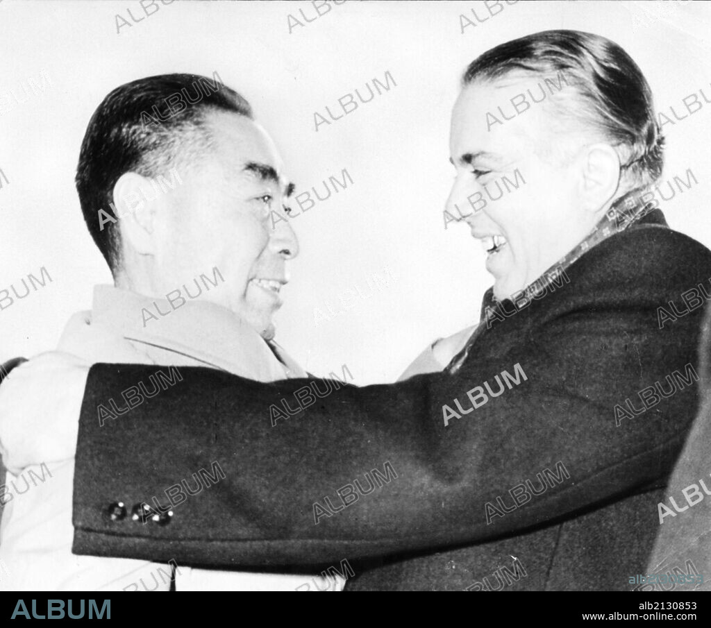 Warm And Cordial Meeting Between Premier Chou En Lai And Enver Hoxha, Albanian Communist Leader In 1966. (Photo by: Sovfoto/UIG via Getty Images).