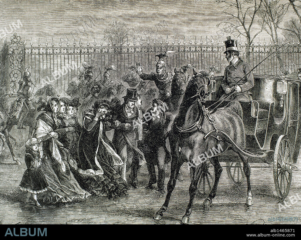 REVOLUCION LIBERAL FRANCESA (Febrero de 1848). ASALTO A LAS TULLERIAS por la muchedumbre el día 24 de febrero de 1848, por la negativa del monarca a ampliar el derecho electoral. "LUIS FELIPE Y SU FAMILIA SALIENDO DE LAS TULLERIAS". Grabado por J. Ladmiral, 1881.