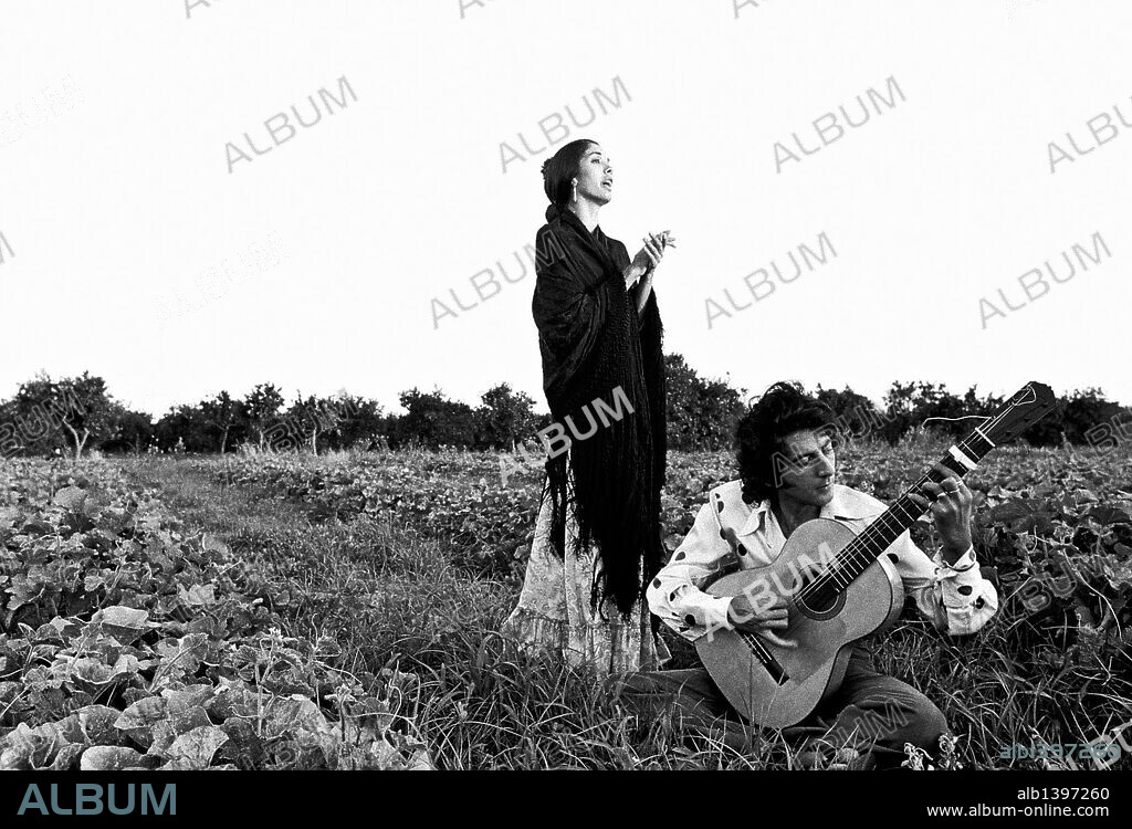 Lole y Manuel en una foto promocional de su disco 'Pasaje del agua' del año 1977.