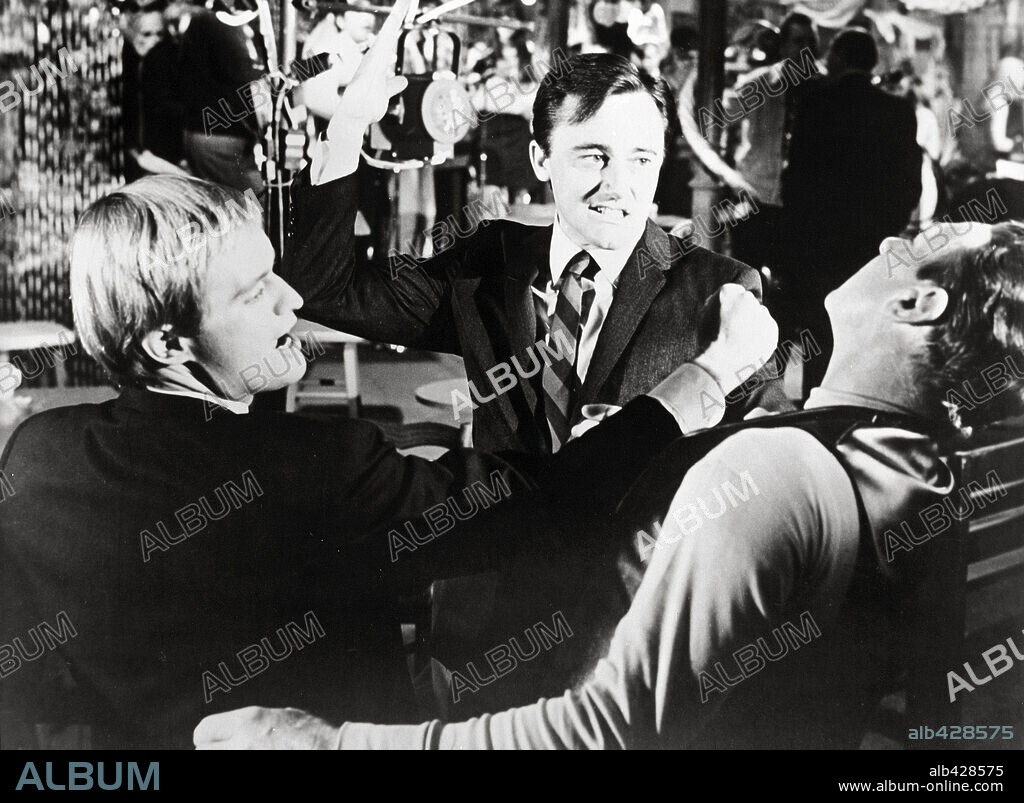 DAVID McCALLUM and ROBERT VAUGHN in THE KARATE KILLERS, 1967, directed by BARRY SHEAR. Copyright M.G.M.