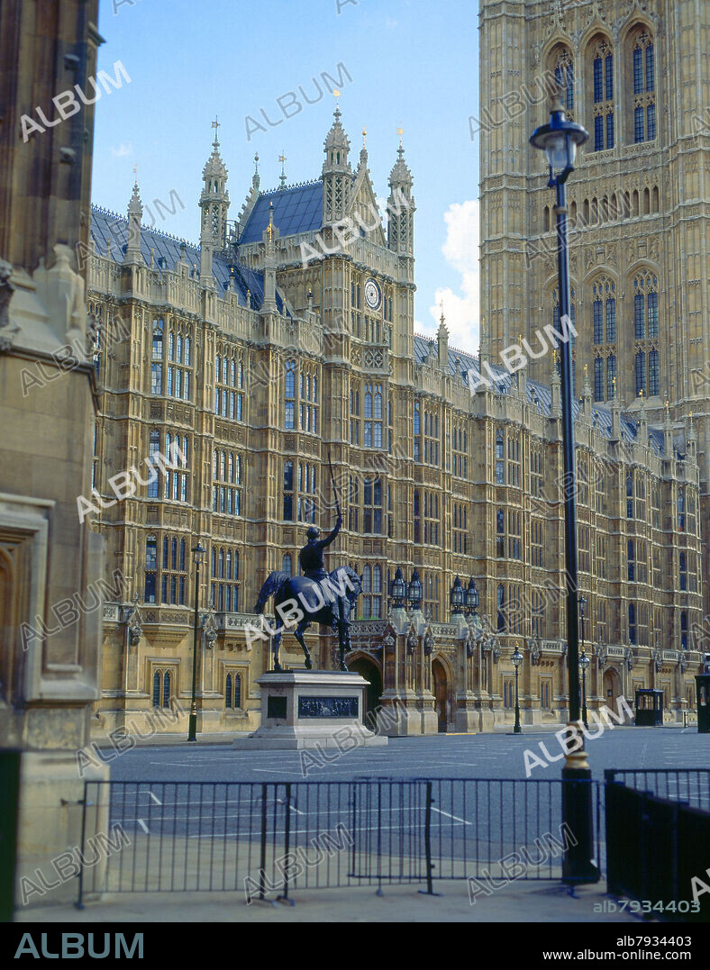 CHARLES BARRY 1795-1860 / AUGUSTUS PUGIN. CASAS DEL PARLAMENTO-GOTICO-DISEÑO DE 1860-ESTILO VICTORIANO.