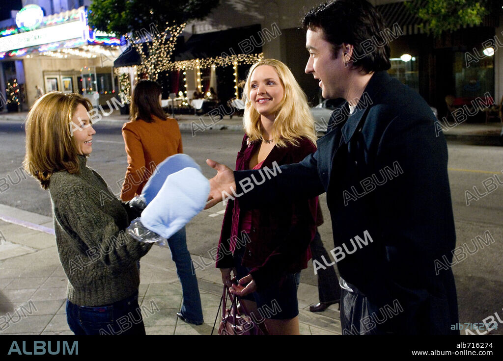 DIANE LANE and JOHN CUSACK in MUST LOVE DOGS, 2005, directed by GARY DAVID GOLDBERG. Copyright WARNER BROS.